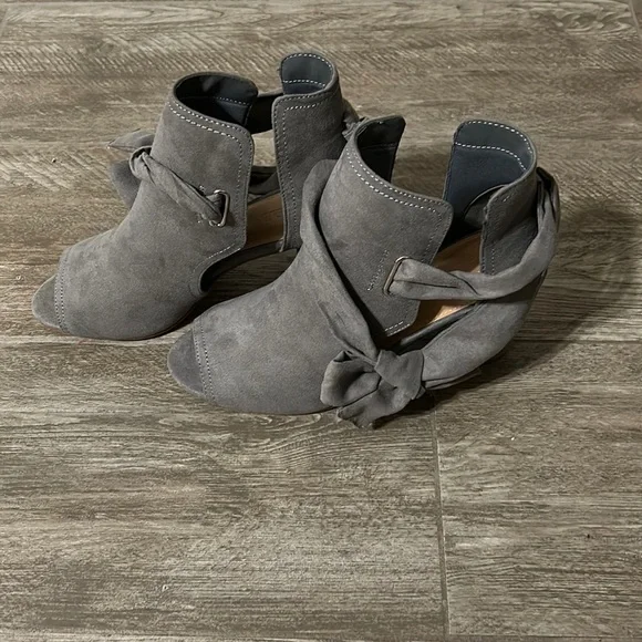 Boot - Picture 2 of 2